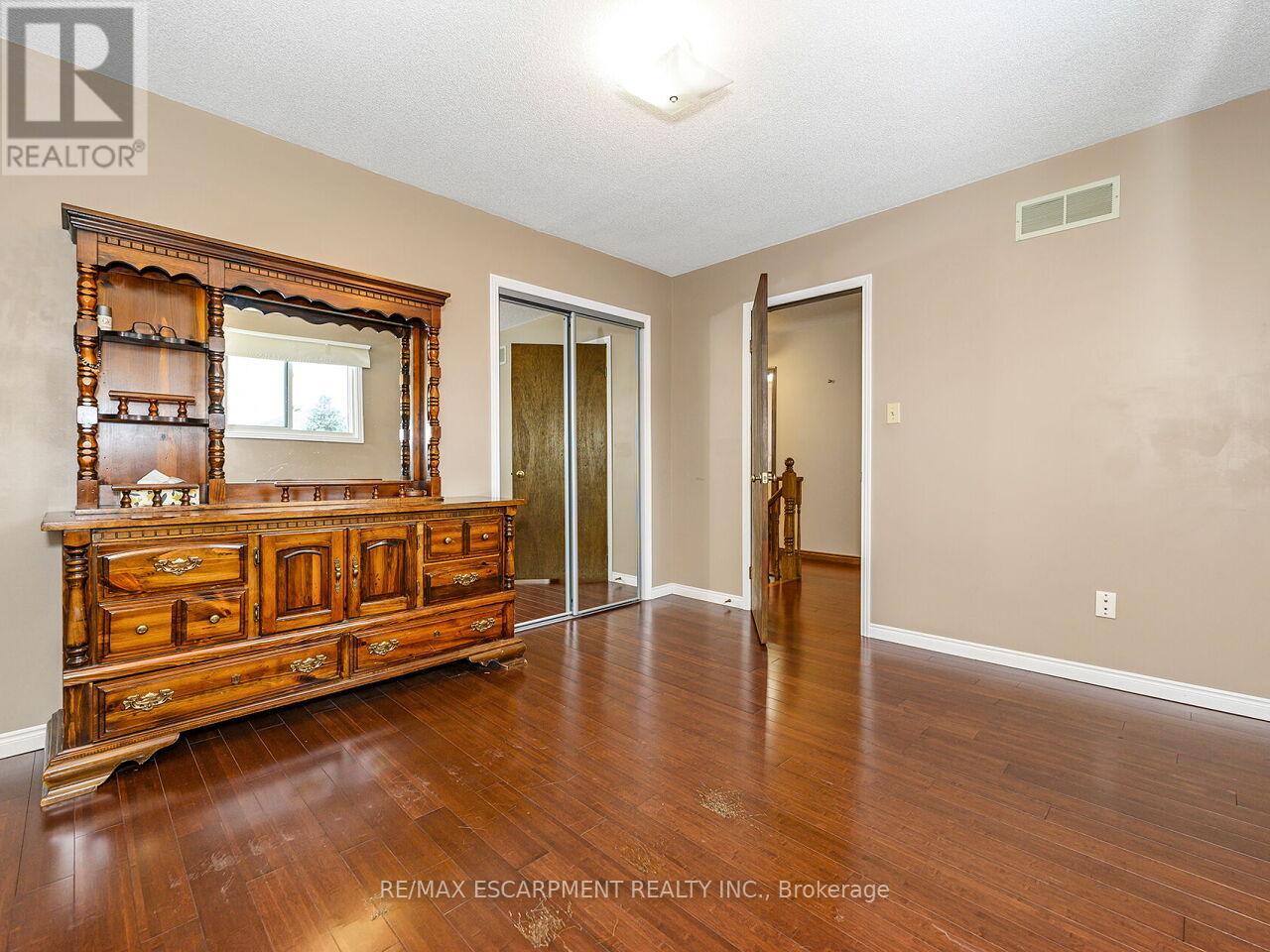 2137 Cleaver Avenue, Burlington, Ontario  L7M 3R1 - Photo 34 - W12639608