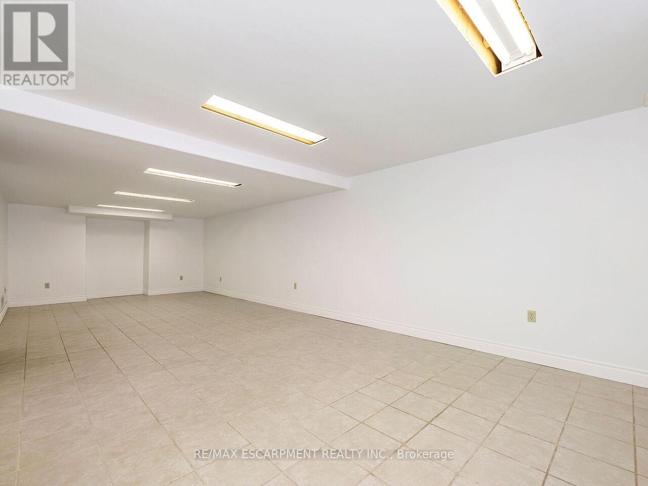 2137 Cleaver Avenue, Burlington, Ontario  L7M 3R1 - Photo 37 - W12639608