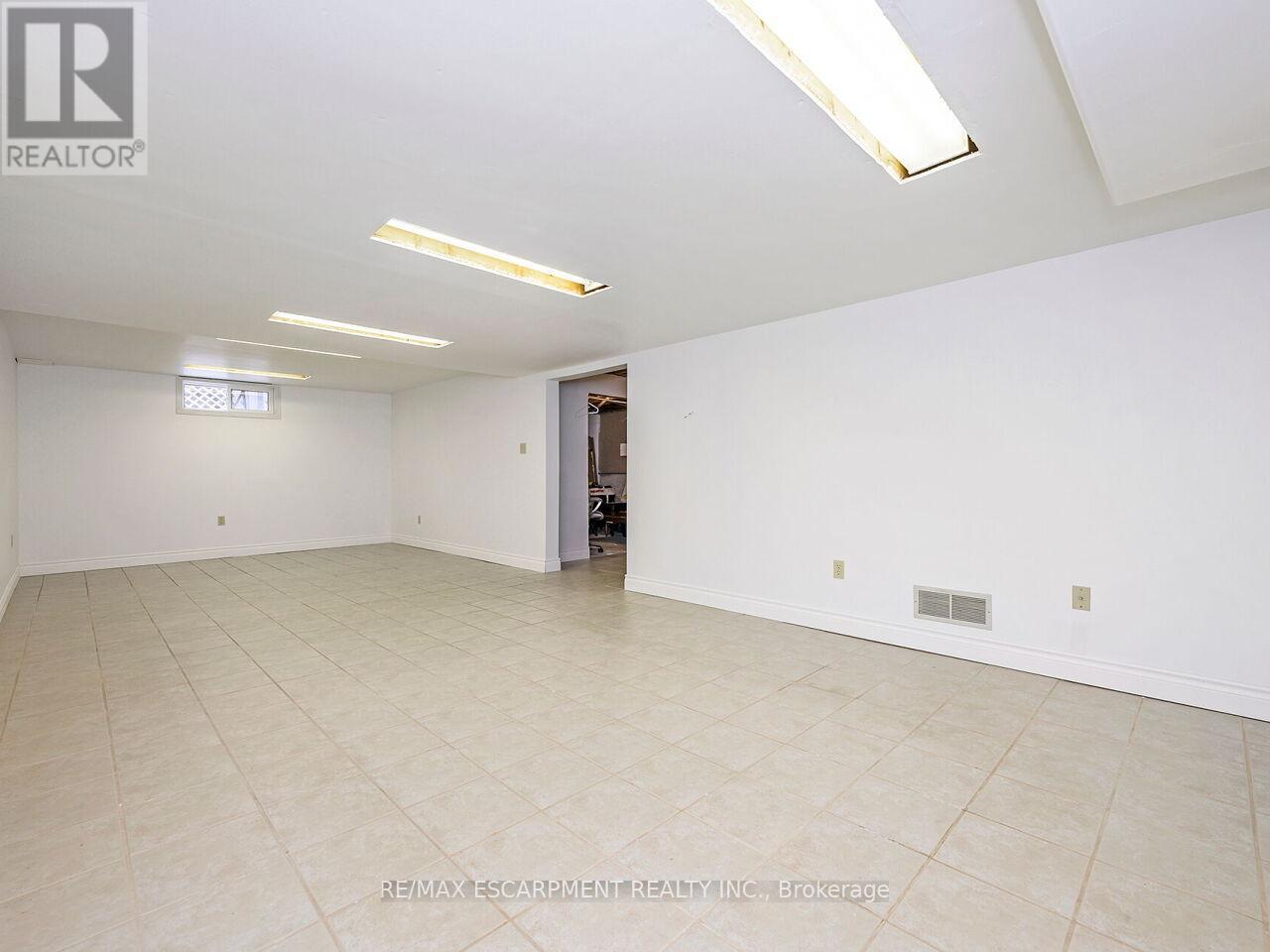 2137 Cleaver Avenue, Burlington, Ontario  L7M 3R1 - Photo 38 - W12639608