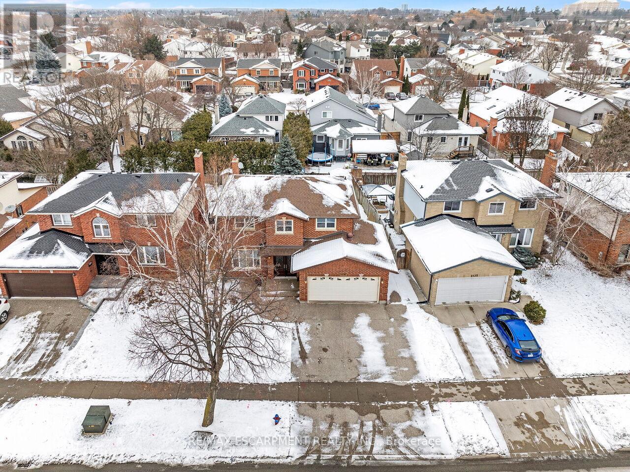 2137 Cleaver Avenue, Burlington, Ontario  L7M 3R1 - Photo 43 - W12639608