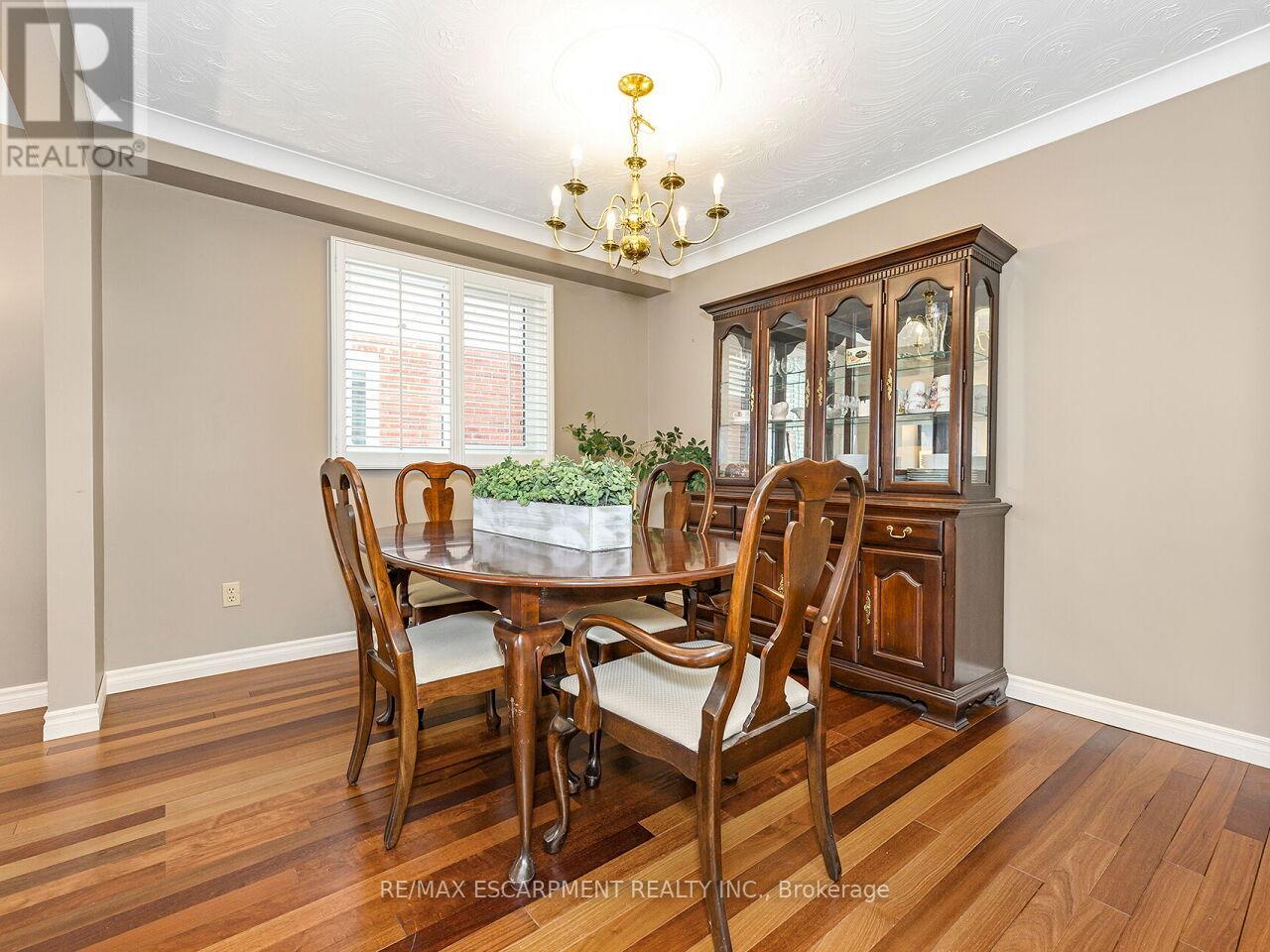 2137 Cleaver Avenue, Burlington, Ontario  L7M 3R1 - Photo 7 - W12639608