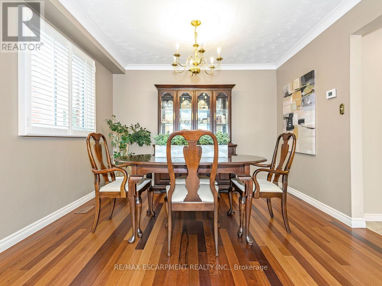 2137 Cleaver Avenue, Burlington, Ontario  L7M 3R1 - Photo 8 - W12639608