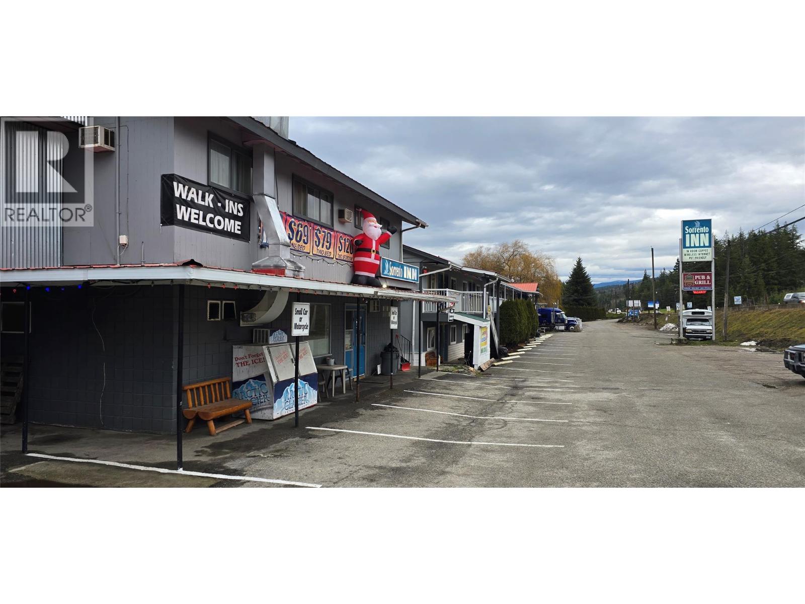 1277 Trans Canada Highway, Sorrento, British Columbia  V0E 2W0 - Photo 3 - 10371167