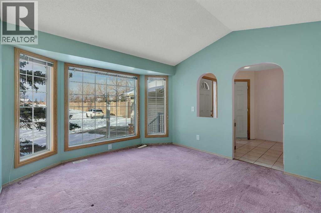 12 Hawkland Crescent Nw, Calgary, Alberta  T3G 3V2 - Photo 5 - A2275567