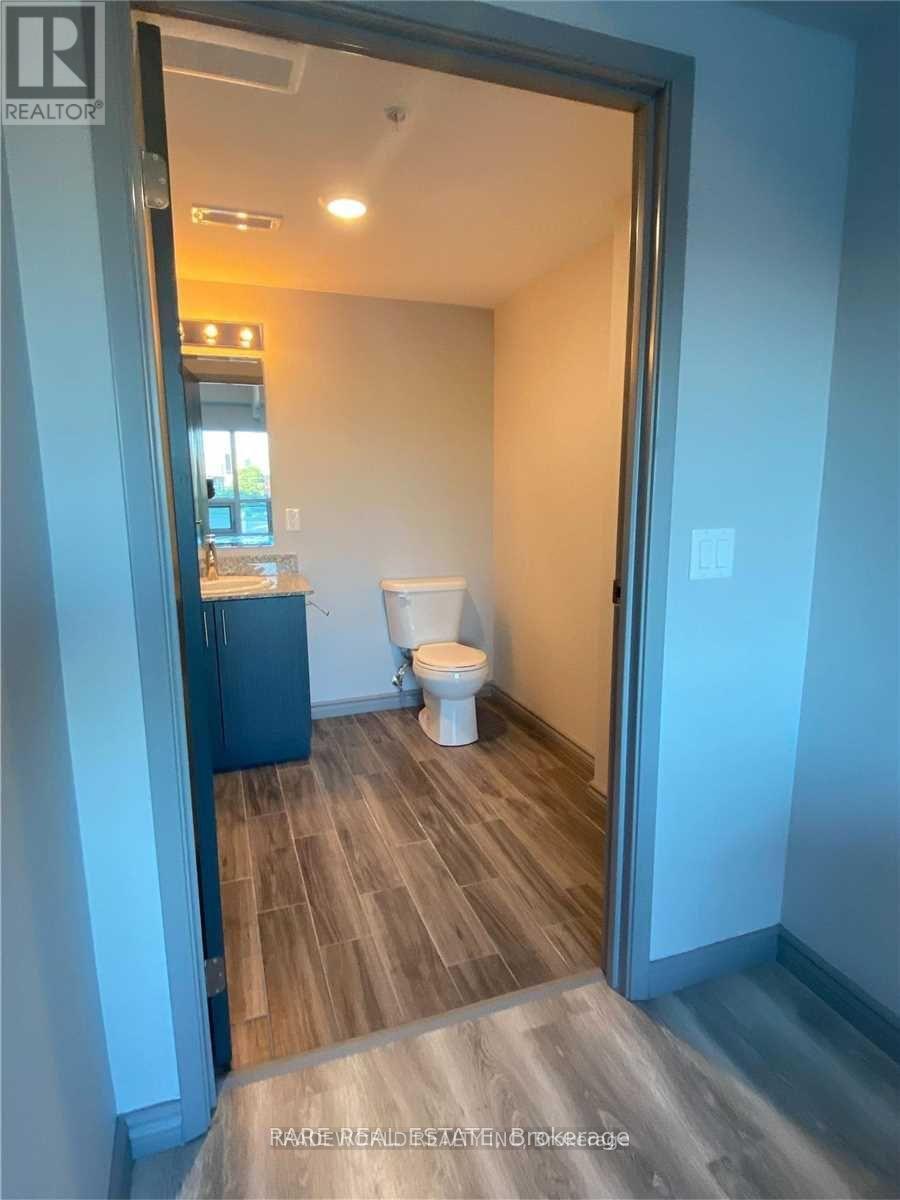 B411 - 275 Larch Street, Waterloo, Ontario  N2L 3R2 - Photo 5 - X12639586