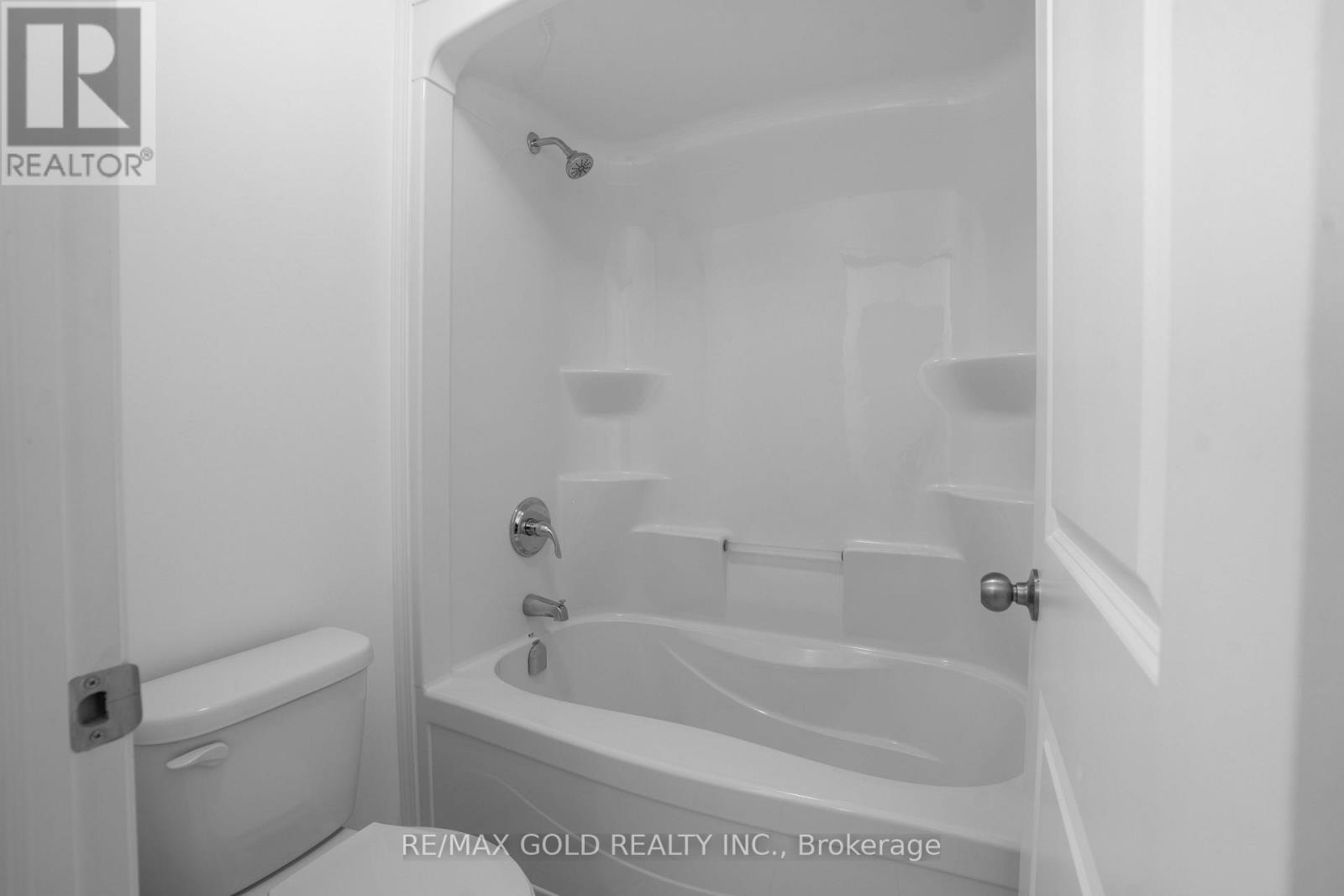 222 Pilkington Street, Thorold, Ontario  L2V 0N5 - Photo 16 - X12610178