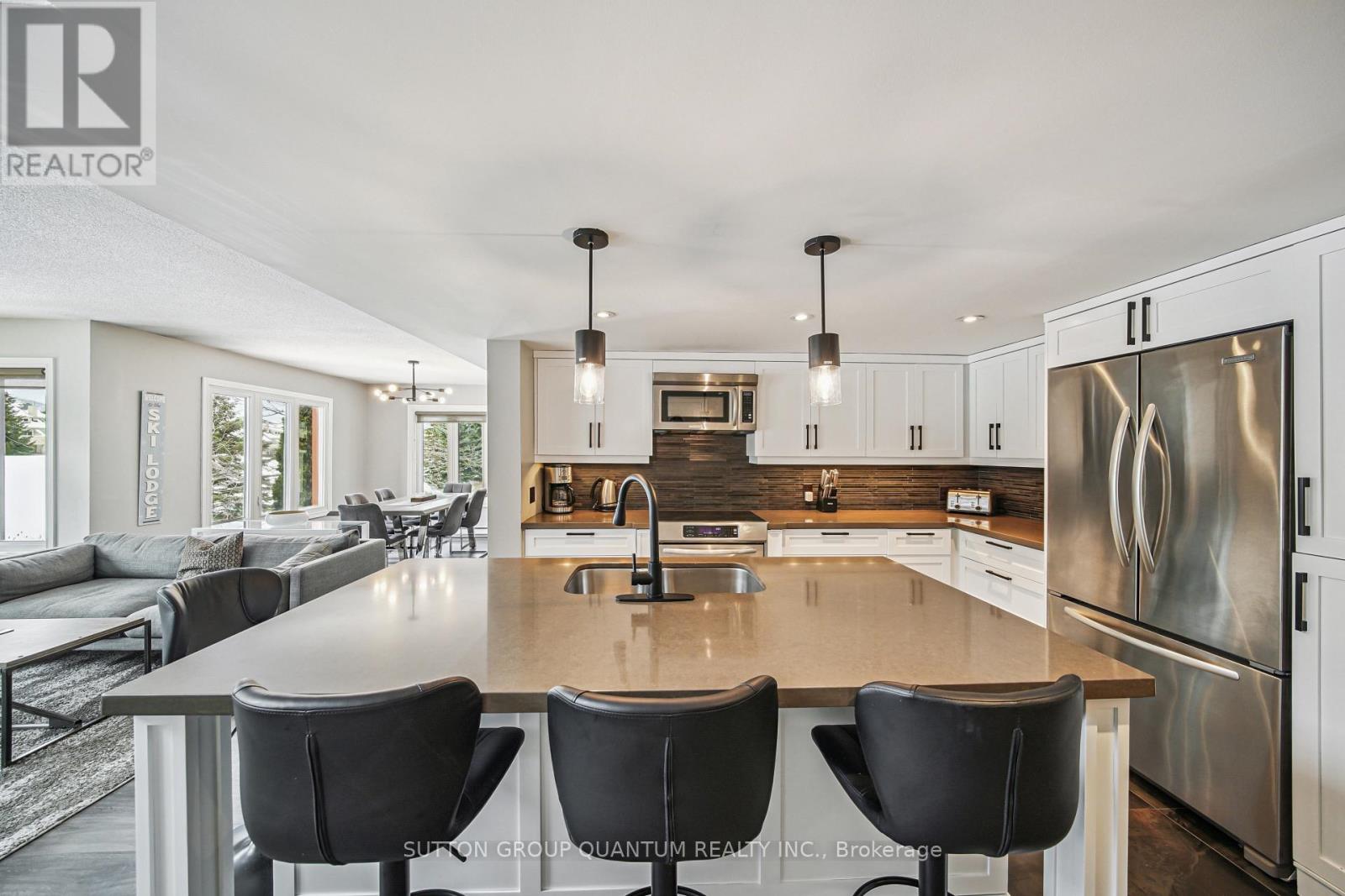 218 - 120 Fairway Court, Blue Mountains, Ontario  L9Y 0P8 - Photo 5 - X12639344