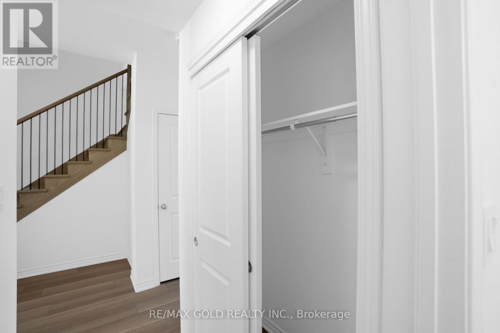 222 Pilkington Street, Thorold, Ontario  L2V 0N5 - Photo 5 - X12610178