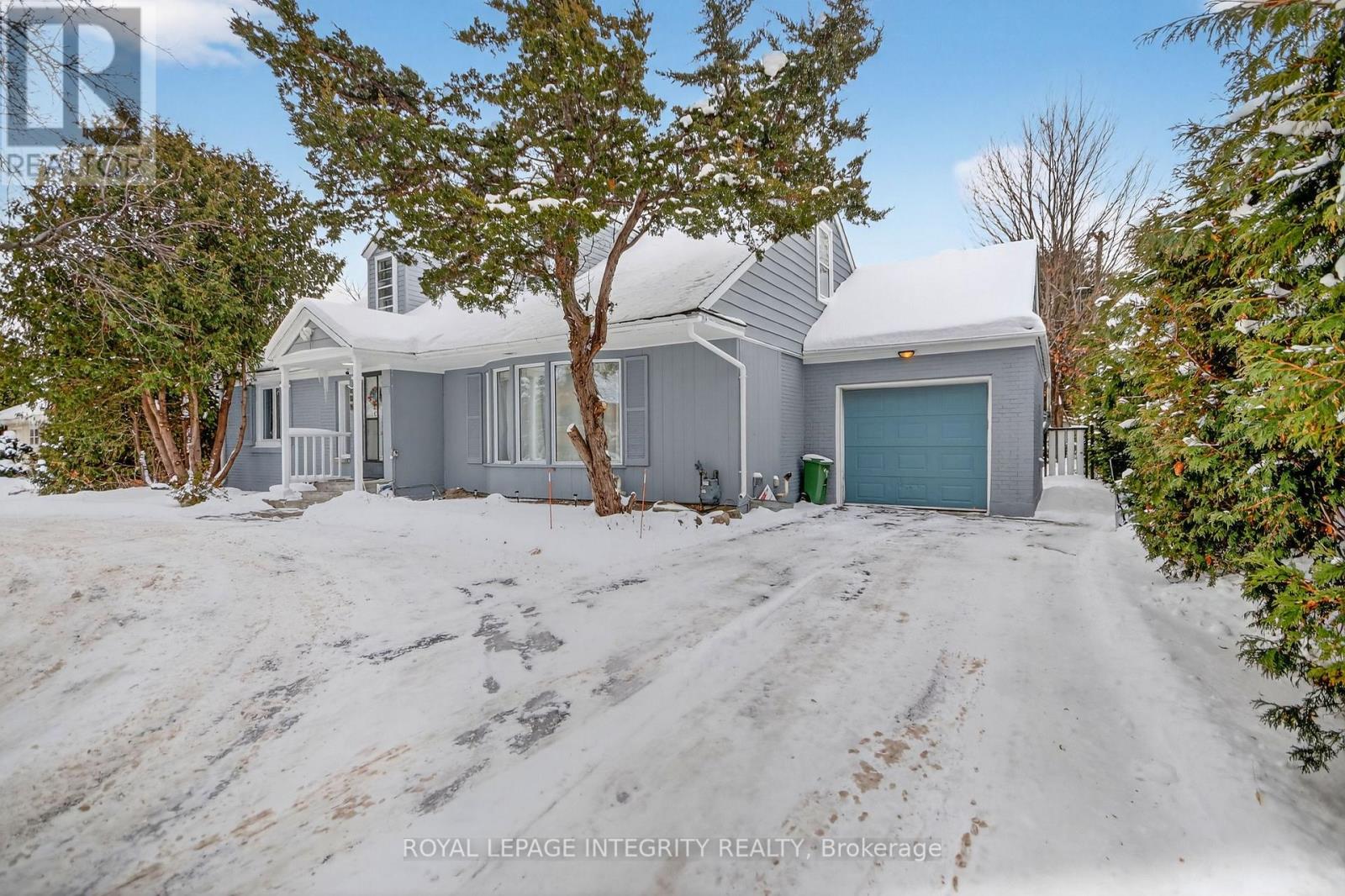 230 Smyth Road, Ottawa, Ontario  K1H 5A2 - Photo 3 - X12639656