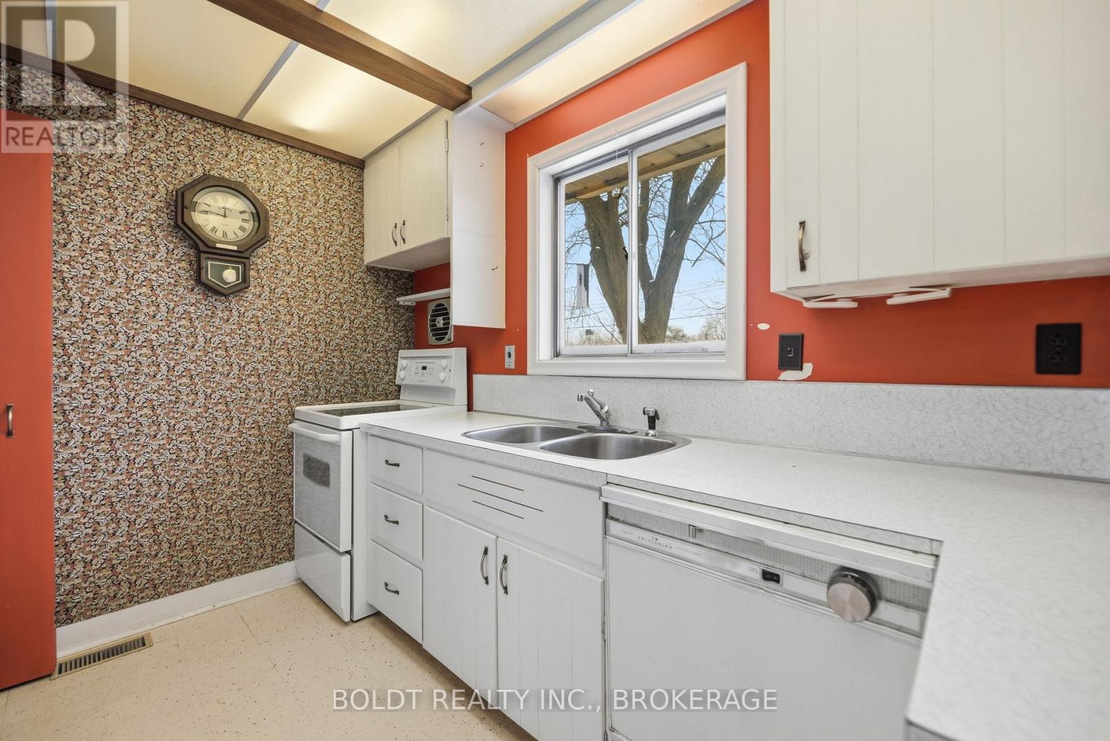 5 Swan Drive, St. Catharines, Ontario  L2T 2C2 - Photo 13 - X12639682