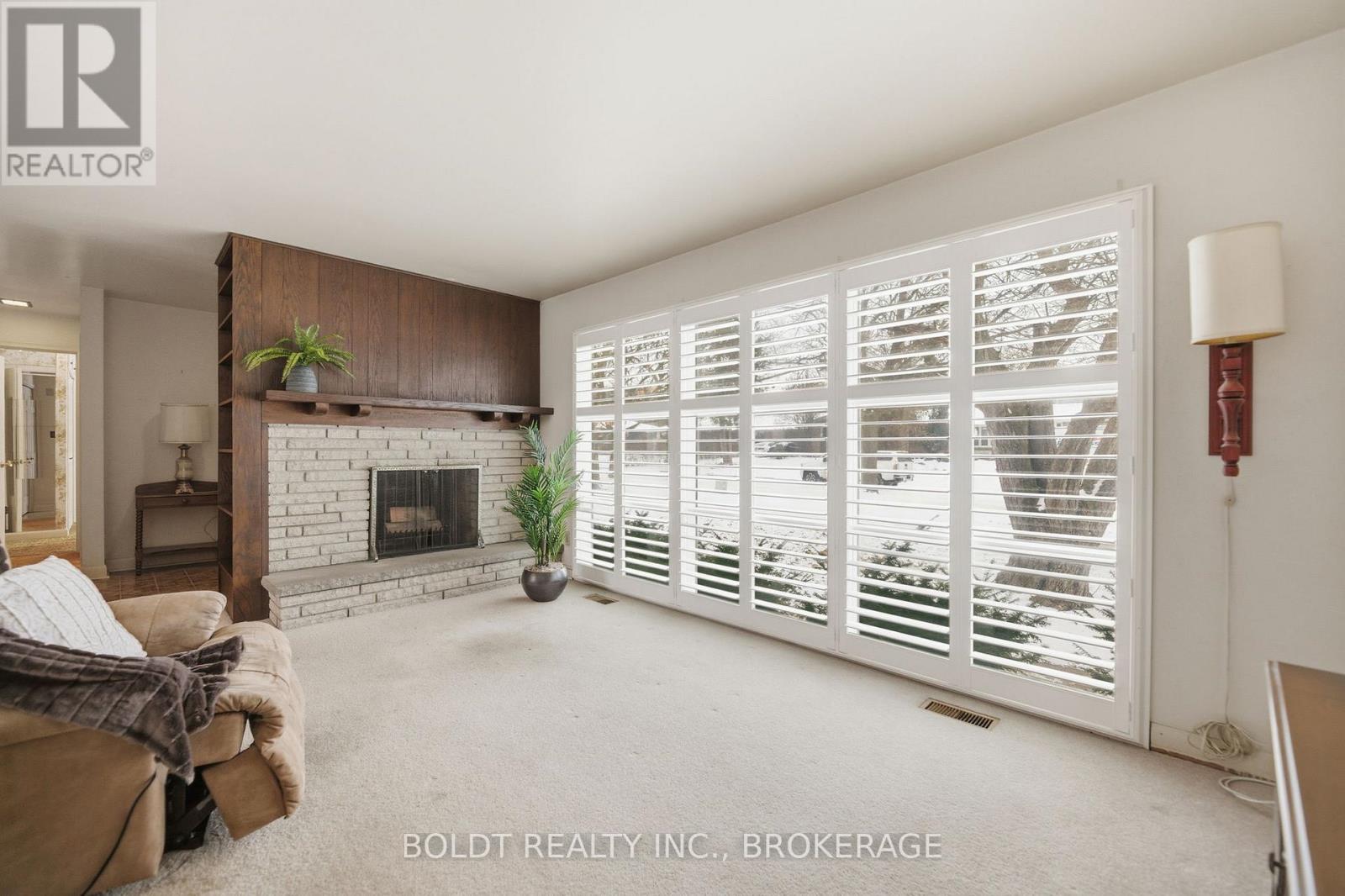 5 Swan Drive, St. Catharines, Ontario  L2T 2C2 - Photo 4 - X12639682