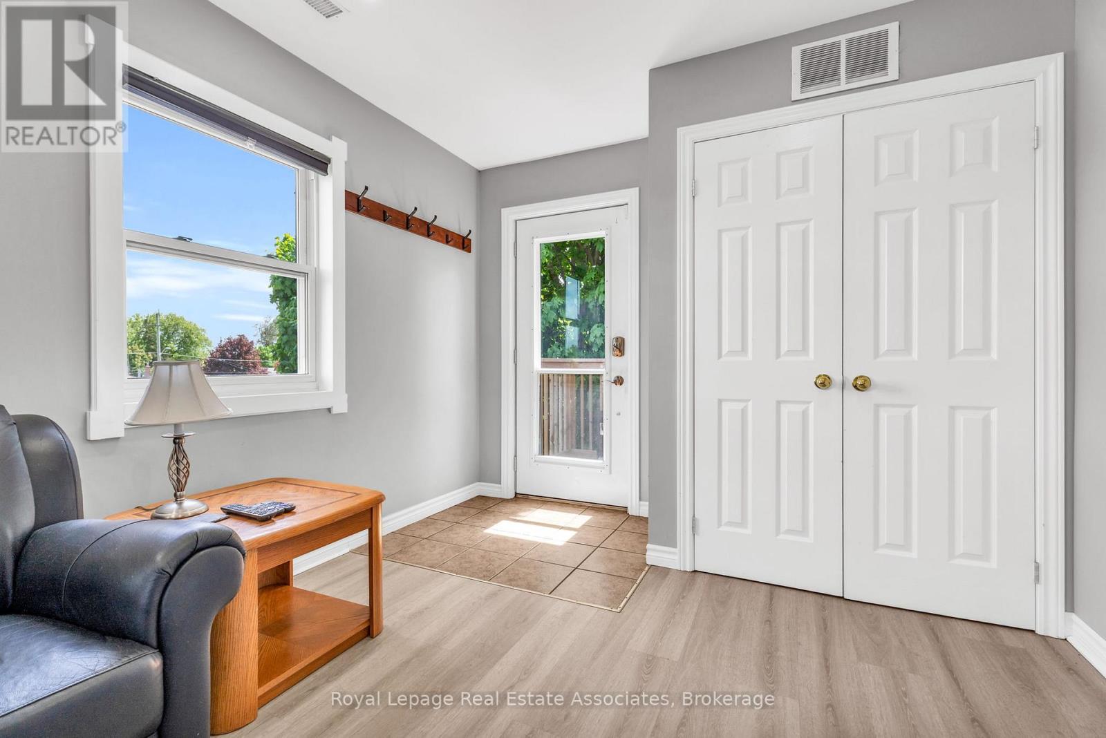 21 Bairstow Crescent, Halton Hills, Ontario  L7G 1L9 - Photo 32 - W12359862