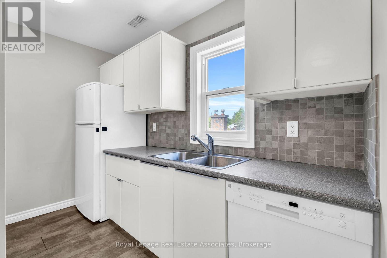 21 Bairstow Crescent, Halton Hills, Ontario  L7G 1L9 - Photo 35 - W12359862