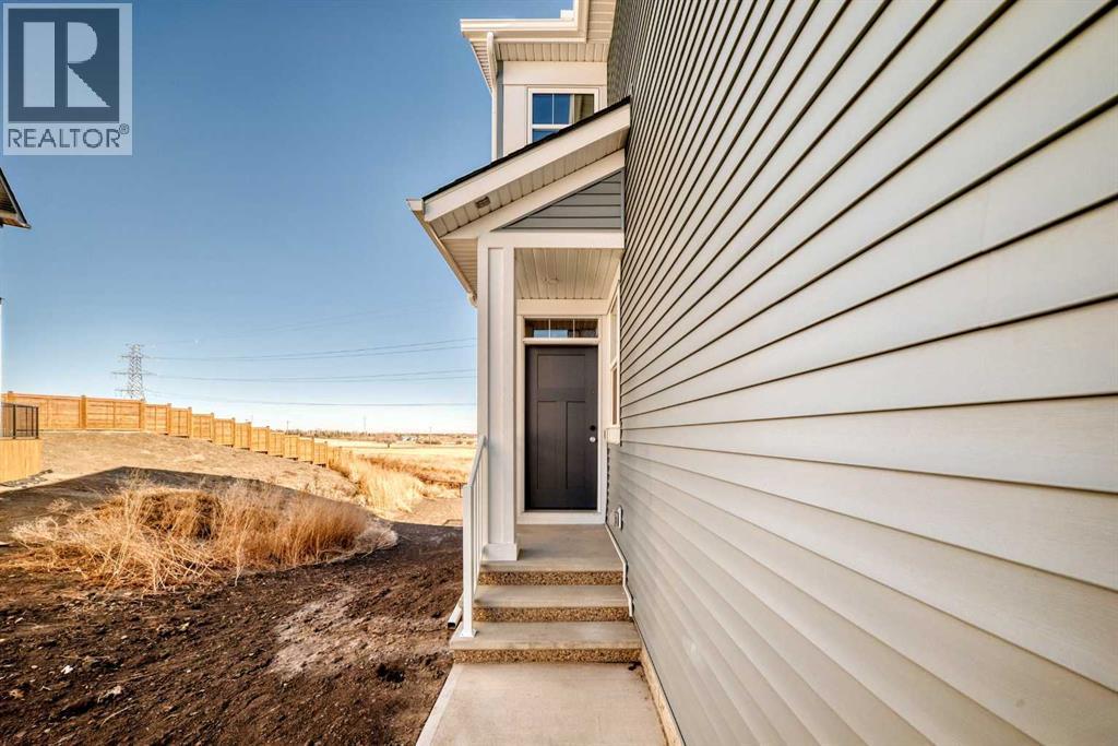 110 Hotchkiss Manor Se, Calgary, Alberta  T3S 0G1 - Photo 2 - A2268810