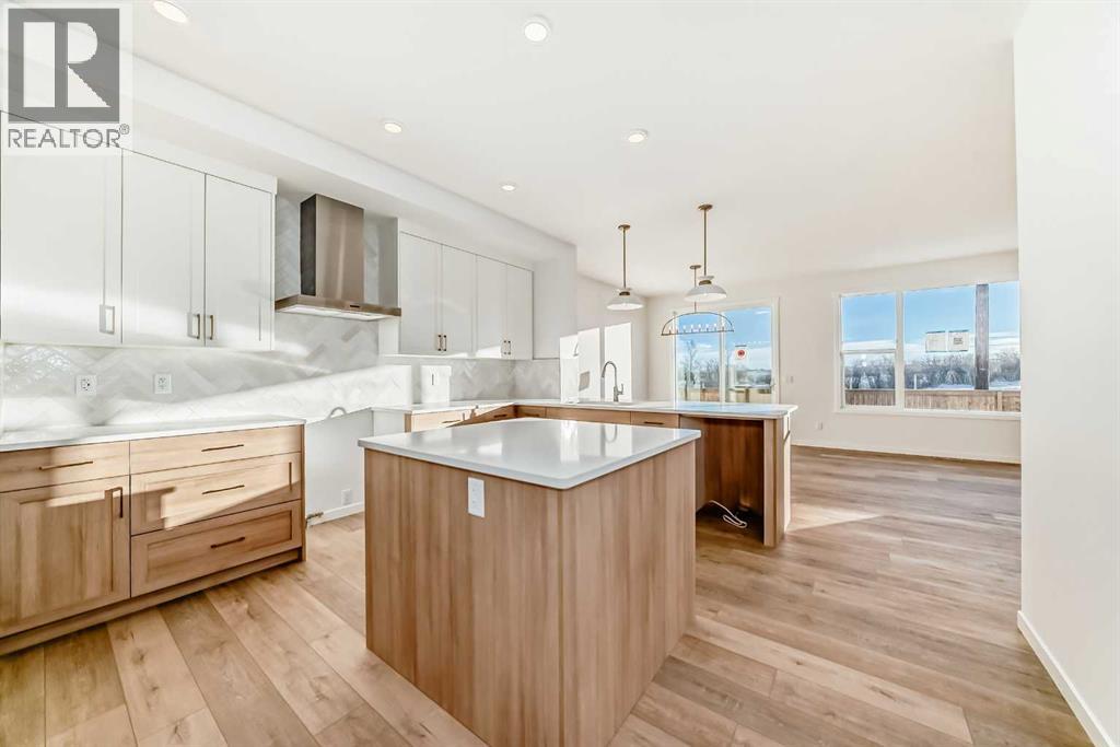 168 Southborough Common, Cochrane, Alberta T4C 3J5 - Photo 5 - A2273060