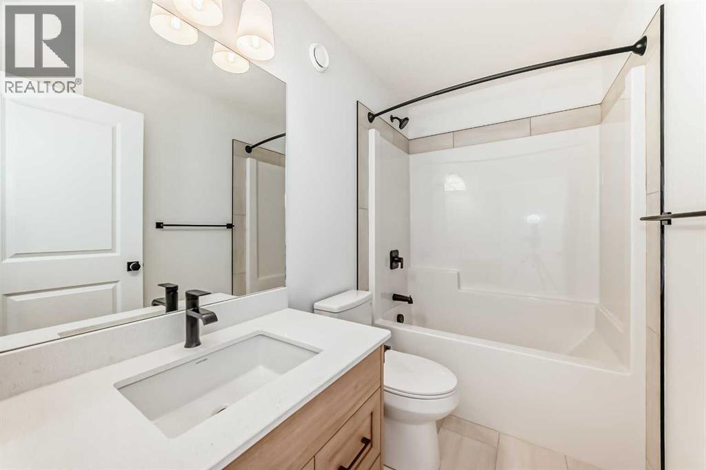 168 Southborough Common, Cochrane, Alberta T4C 3J5 - Photo 38 - A2273060