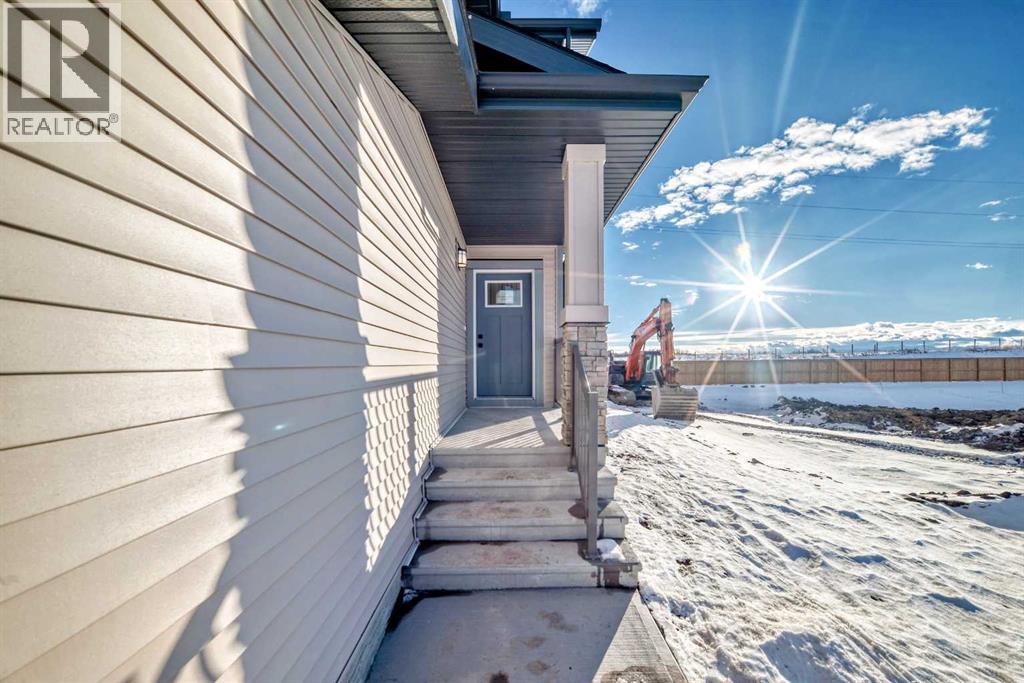 168 Southborough Common, Cochrane, Alberta T4C 3J5 - Photo 2 - A2273060