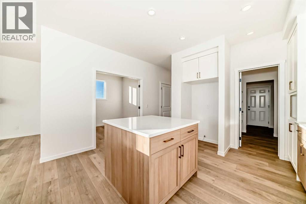 168 Southborough Common, Cochrane, Alberta T4C 3J5 - Photo 7 - A2273060