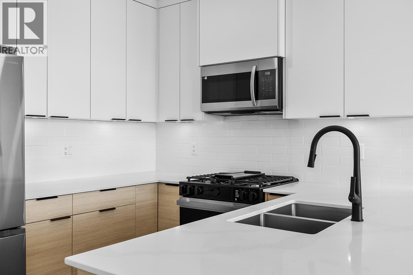 5300 Main Street Unit# 203 Kelowna Photo 4