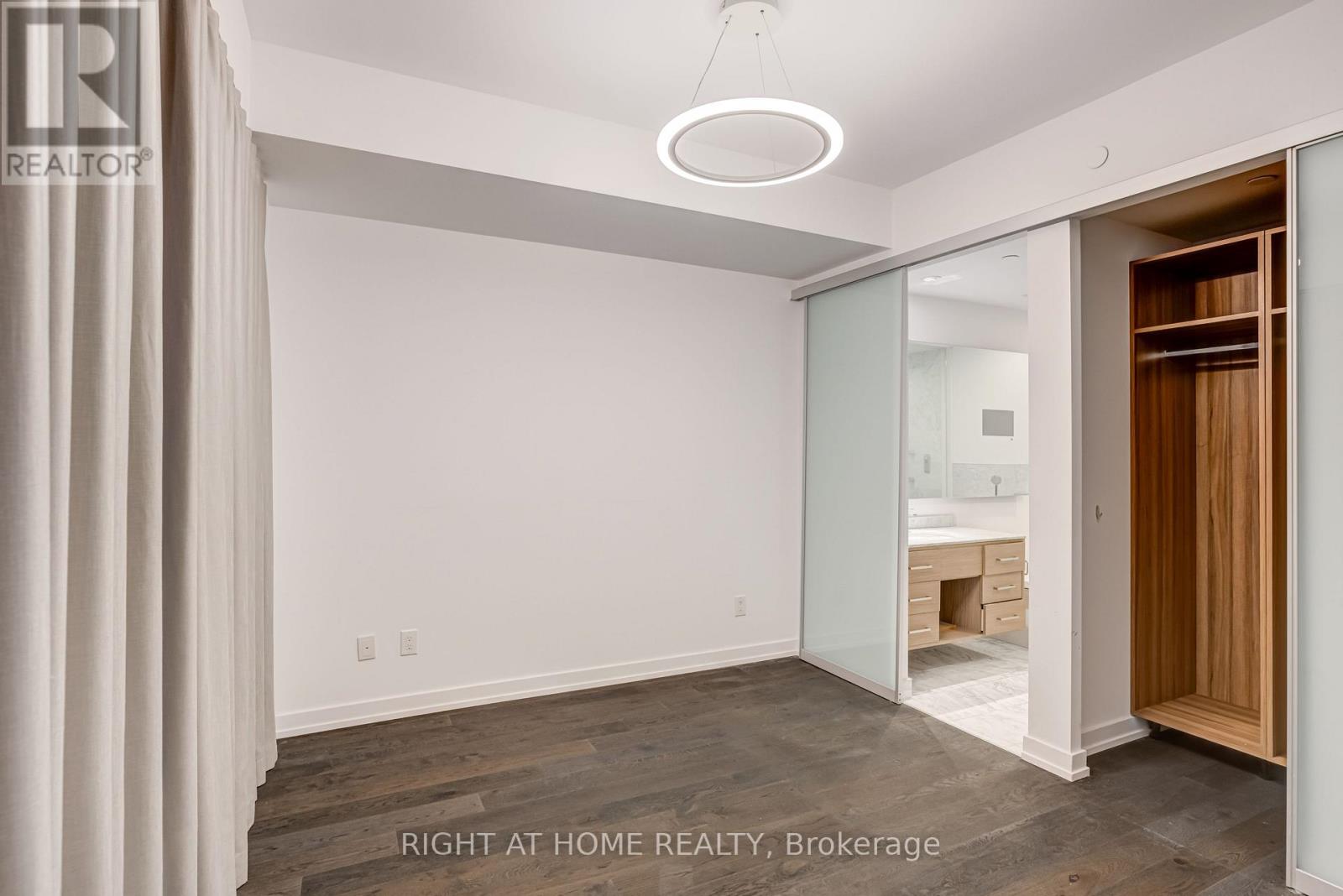 4702 - 488 University Avenue, Toronto, Ontario M5G 0C1 - Photo 14 - C12639622