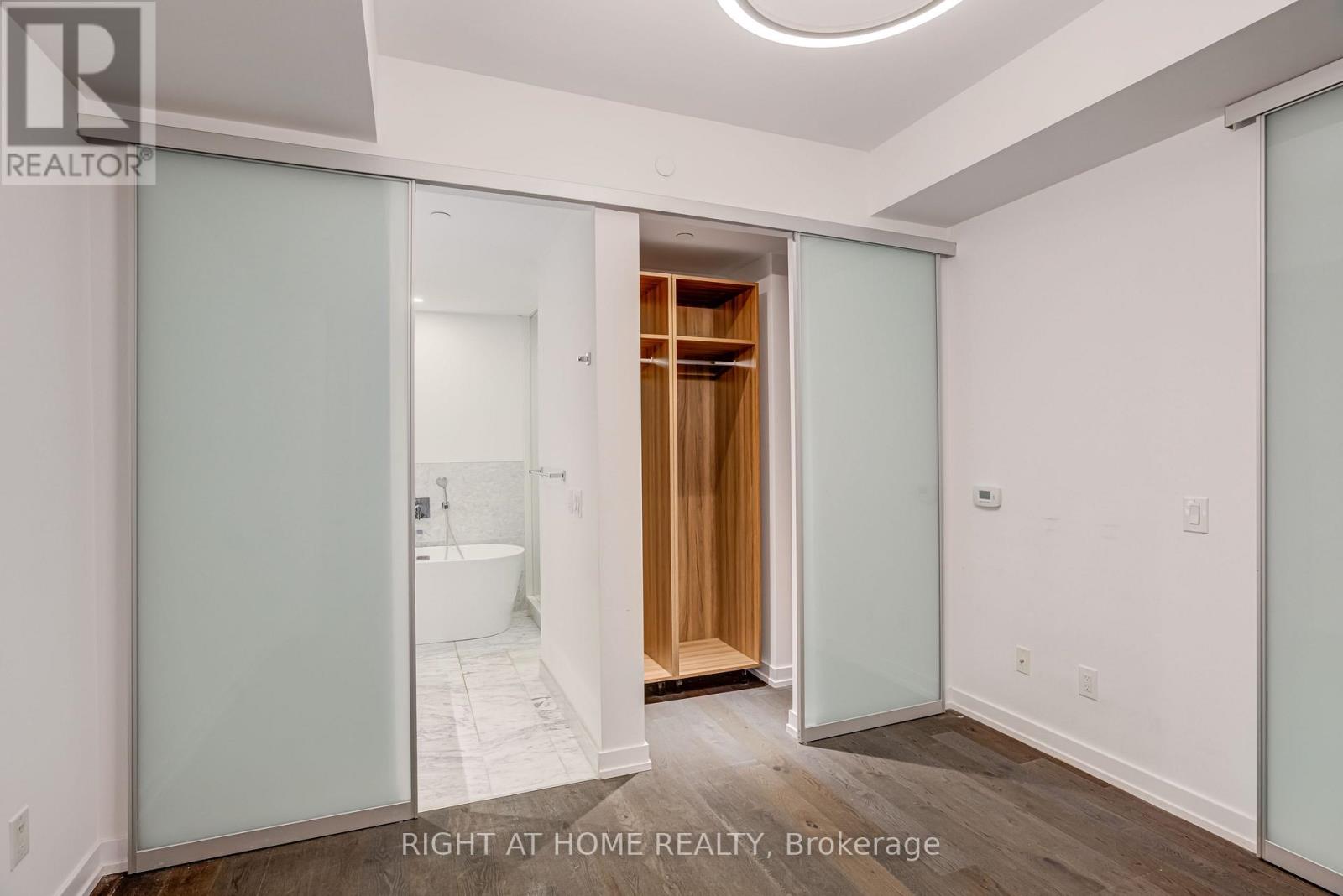 4702 - 488 University Avenue, Toronto, Ontario M5G 0C1 - Photo 15 - C12639622