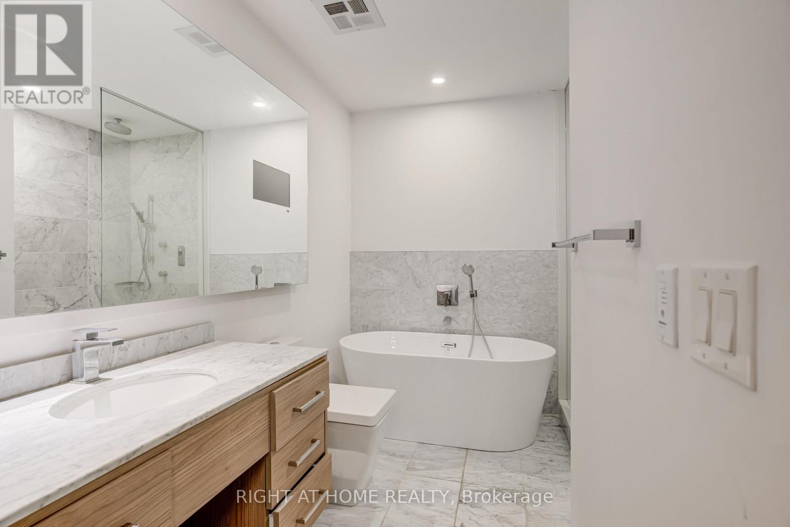 4702 - 488 University Avenue, Toronto, Ontario M5G 0C1 - Photo 17 - C12639622