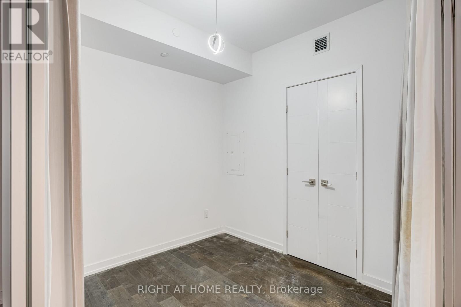 4702 - 488 University Avenue, Toronto, Ontario M5G 0C1 - Photo 26 - C12639622