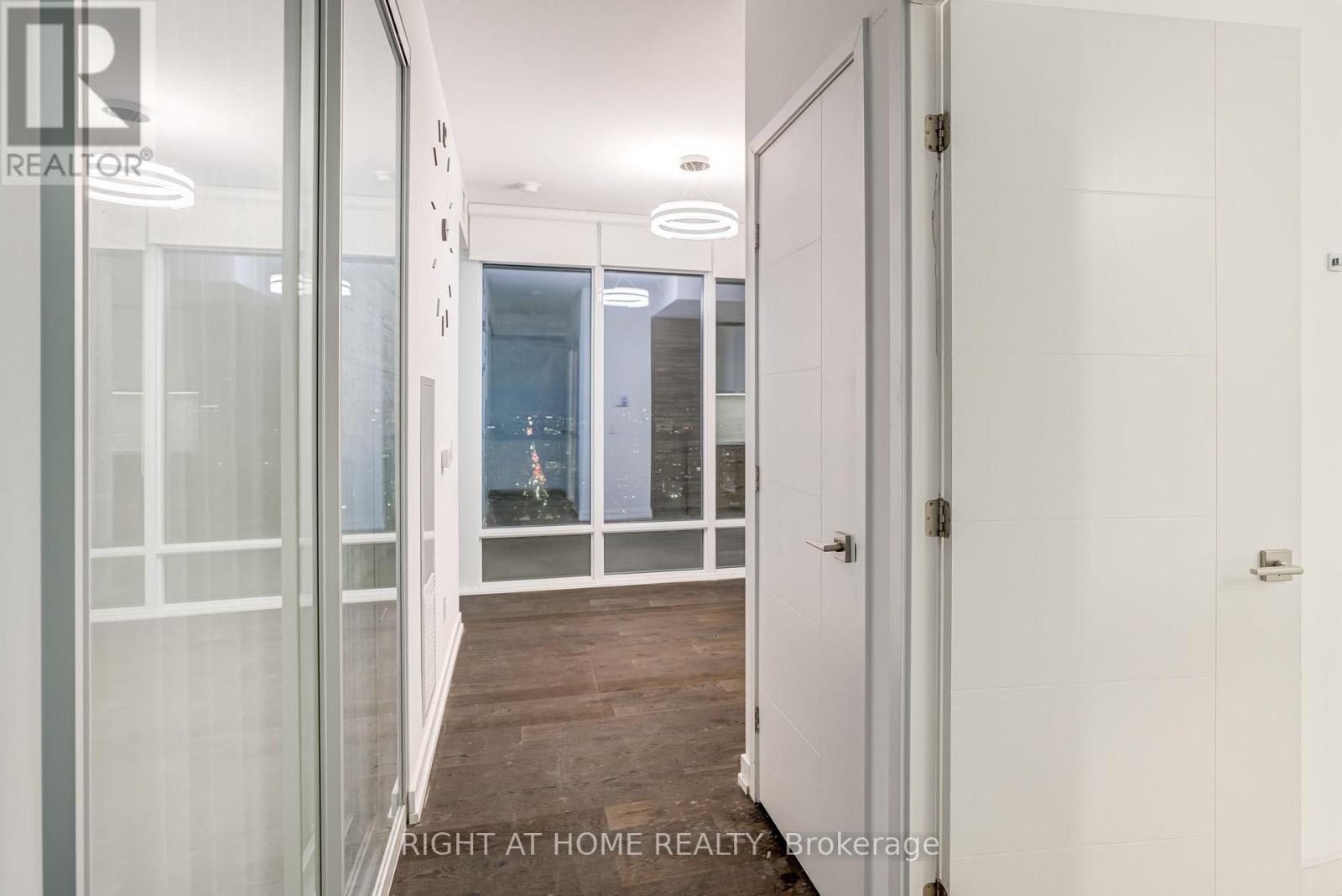 4702 - 488 University Avenue, Toronto, Ontario M5G 0C1 - Photo 30 - C12639622