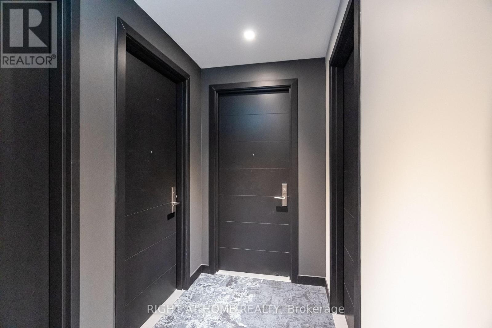 4702 - 488 University Avenue, Toronto, Ontario M5G 0C1 - Photo 4 - C12639622