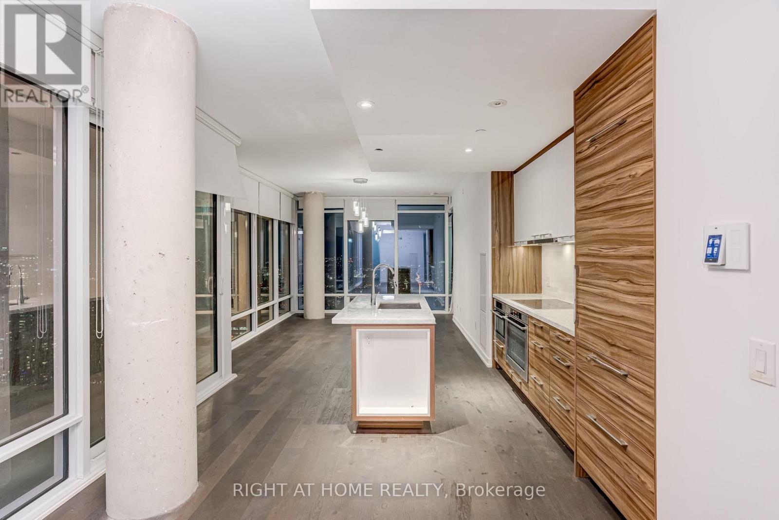 4702 - 488 University Avenue, Toronto, Ontario M5G 0C1 - Photo 7 - C12639622