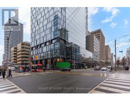 4702 - 488 UNIVERSITY AVENUE, Toronto, Ontario