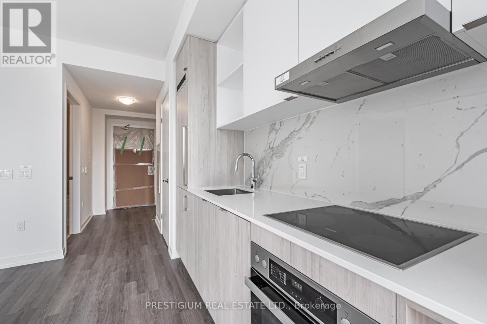 6811 - 138 Downes Street, Toronto, Ontario  M5E 0E4 - Photo 11 - C12639624