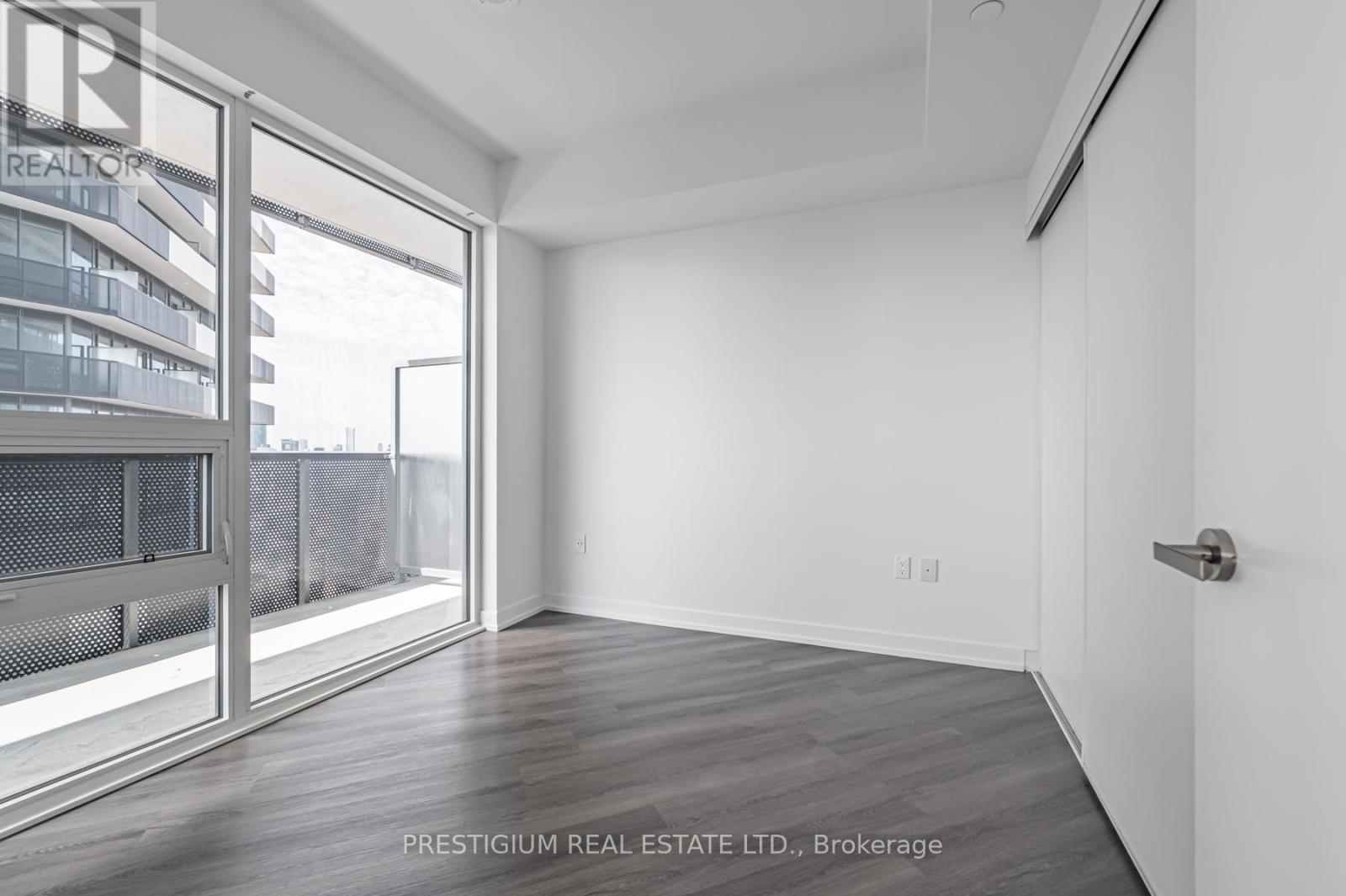 6811 - 138 Downes Street, Toronto, Ontario  M5E 0E4 - Photo 12 - C12639624