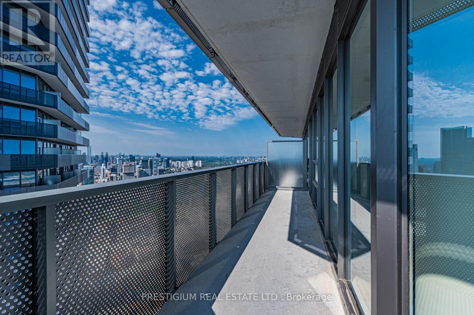 6811 - 138 Downes Street, Toronto, Ontario  M5E 0E4 - Photo 21 - C12639624