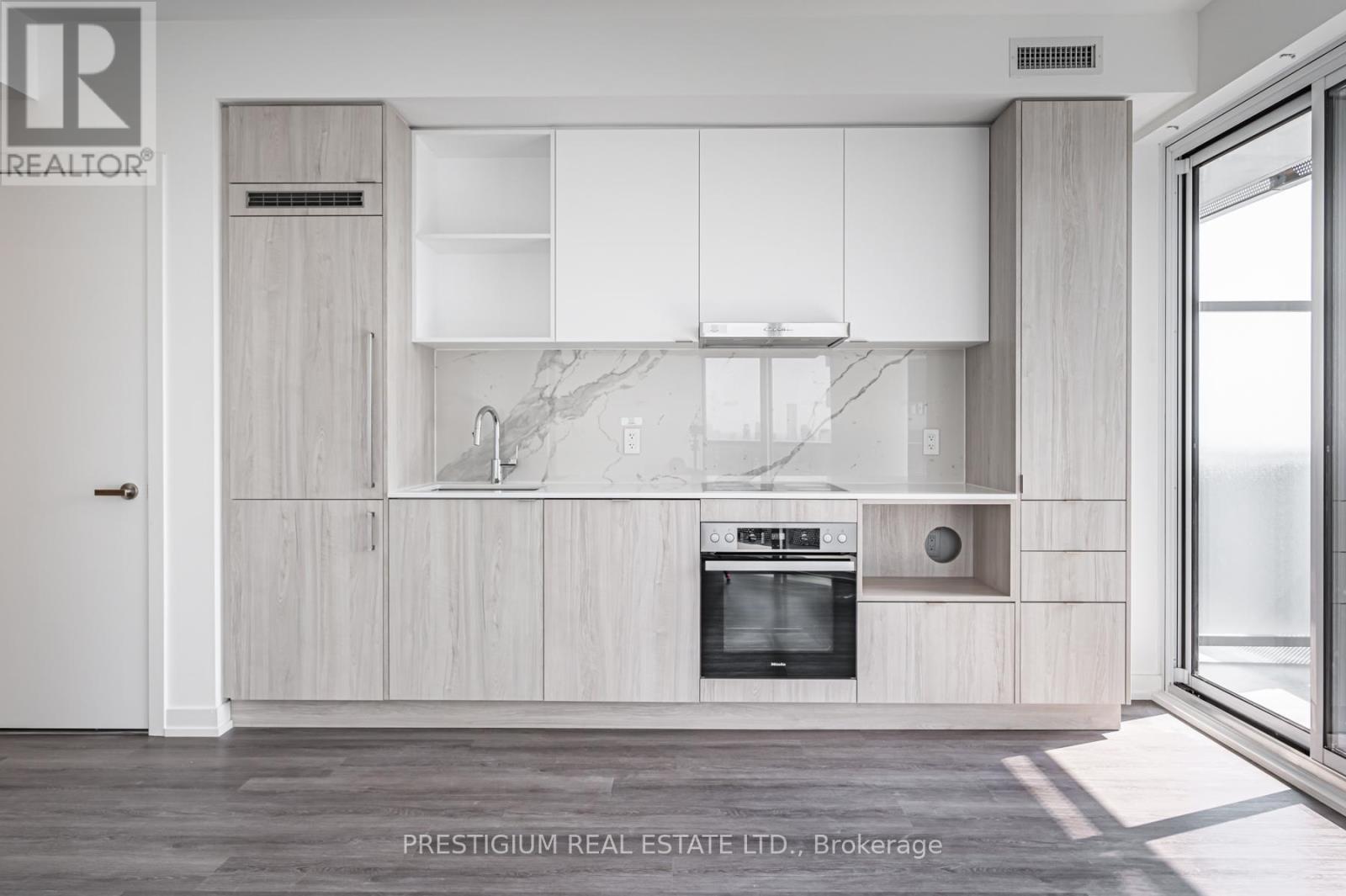 6811 - 138 Downes Street, Toronto, Ontario  M5E 0E4 - Photo 9 - C12639624