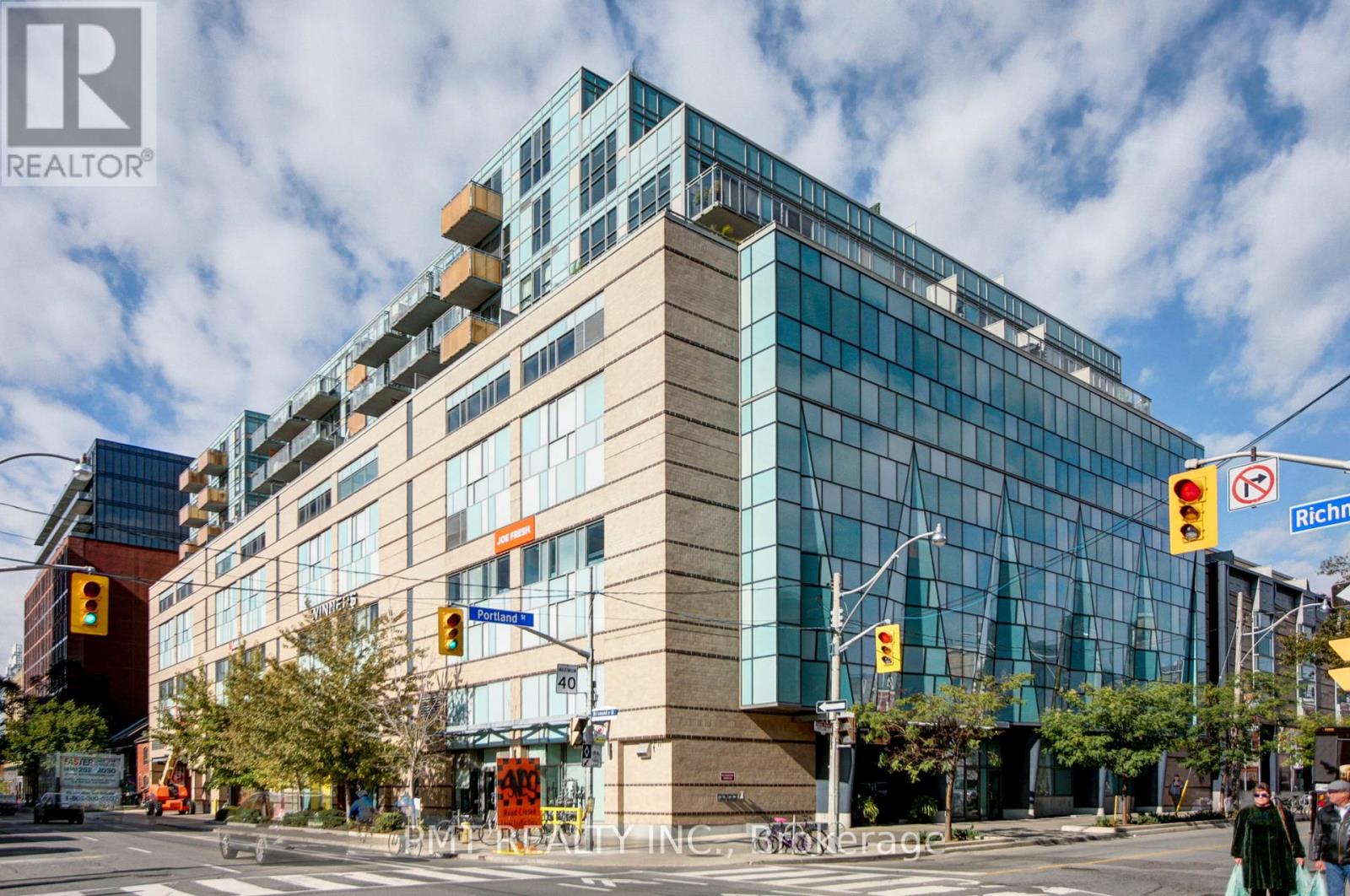 402 - 156 PORTLAND STREET, Toronto, Ontario