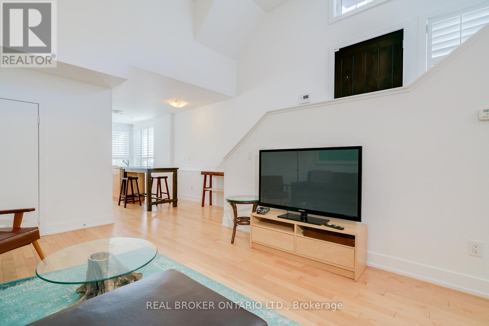 1 - 207 Beverley Street, Toronto, Ontario  M5T 1Z4 - Photo 2 - C12639686