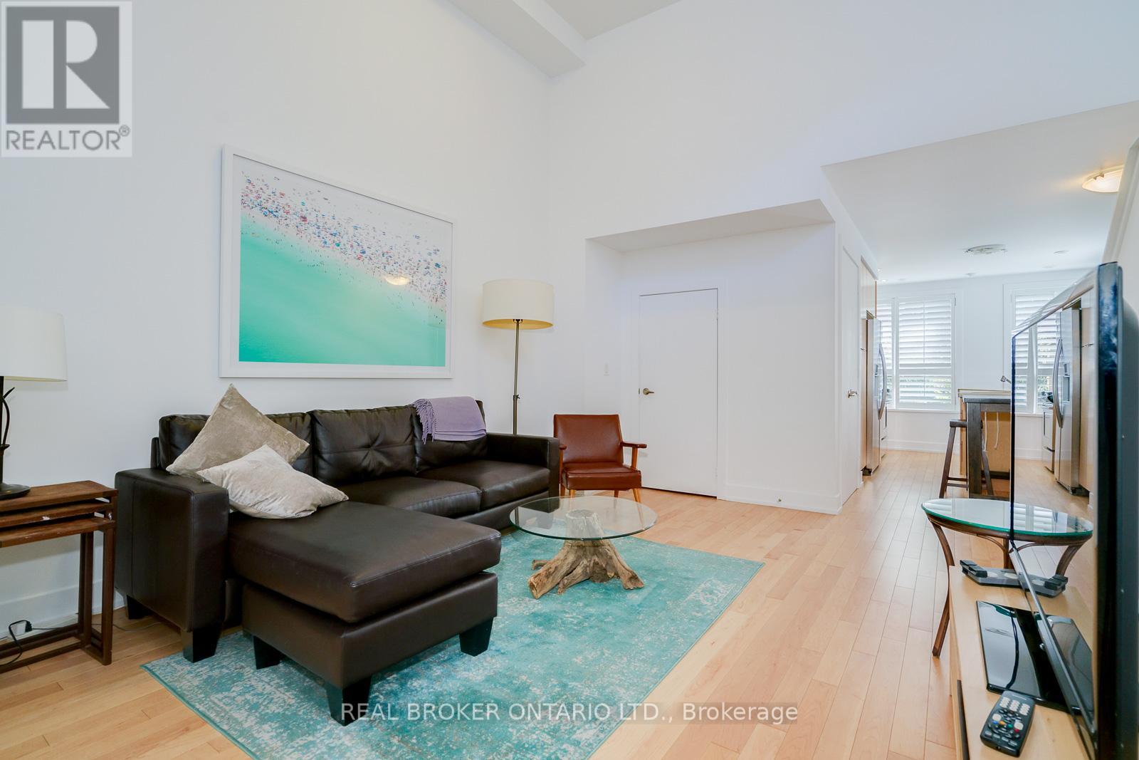 1 - 207 Beverley Street, Toronto, Ontario  M5T 1Z4 - Photo 3 - C12639686