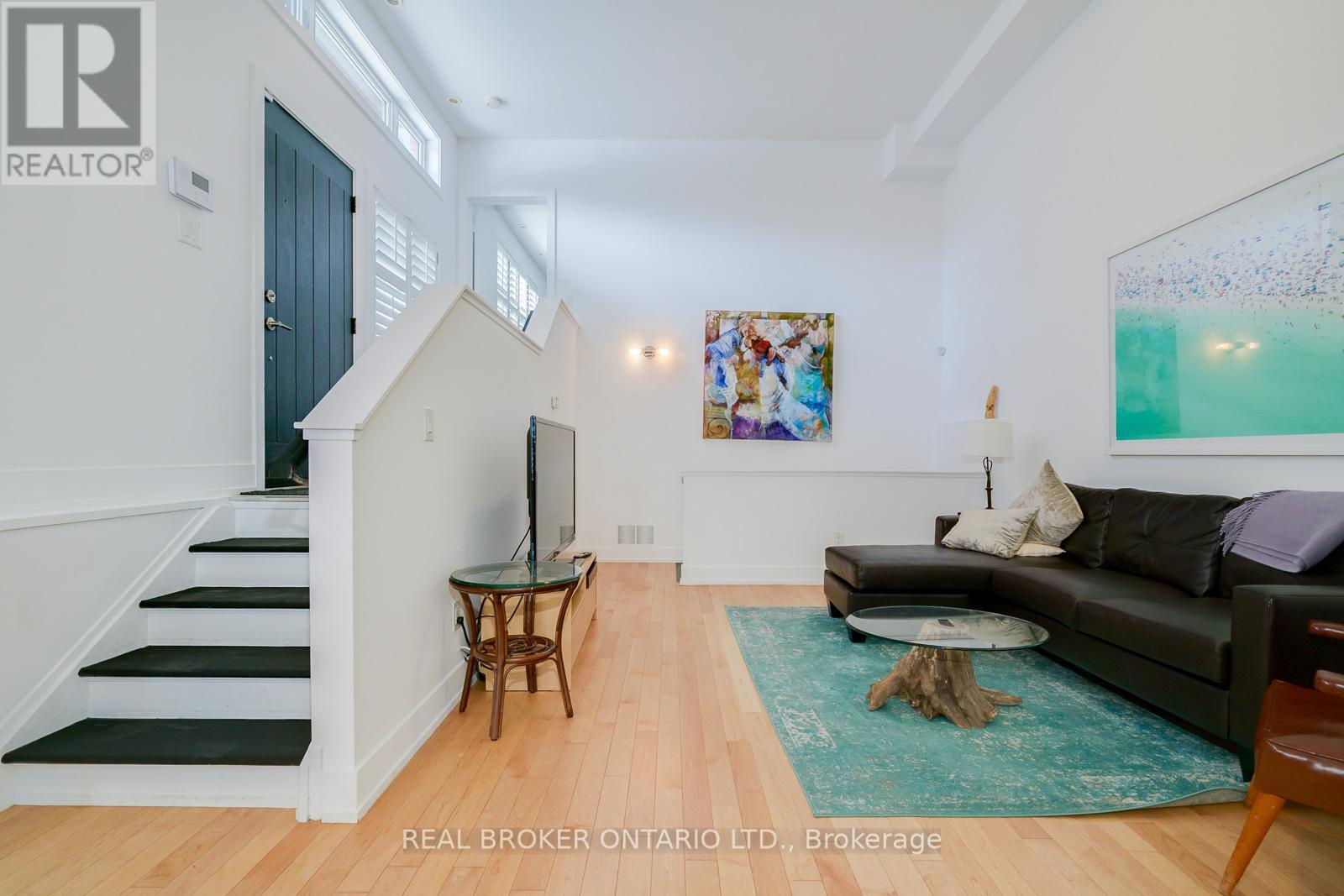 1 - 207 Beverley Street, Toronto, Ontario  M5T 1Z4 - Photo 4 - C12639686