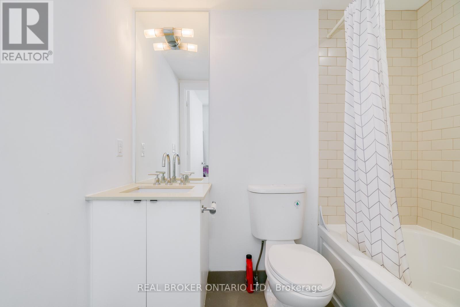 1 - 207 Beverley Street, Toronto, Ontario  M5T 1Z4 - Photo 8 - C12639686