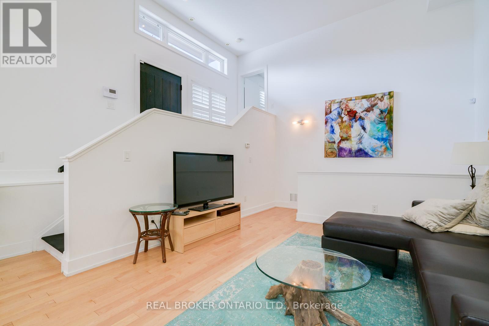 1 - 207 Beverley Street, Toronto, Ontario  M5T 1Z4 - Photo 9 - C12639686