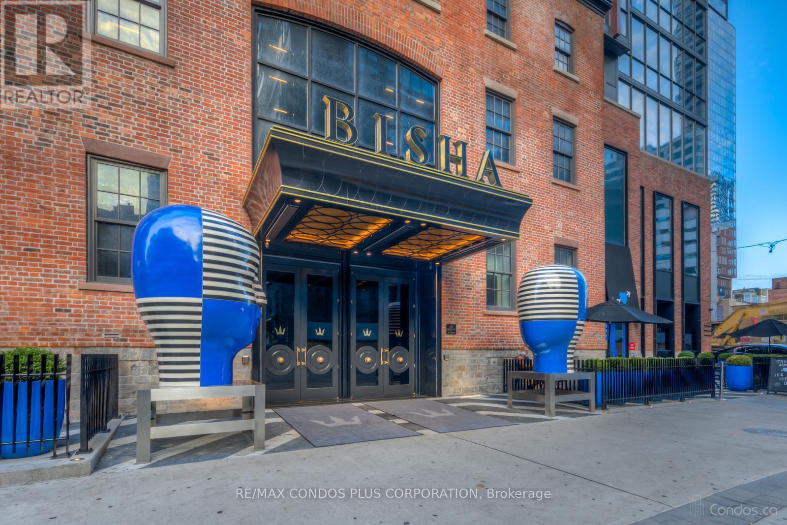 2010 - 88 BLUE JAYS WAY, Toronto, Ontario