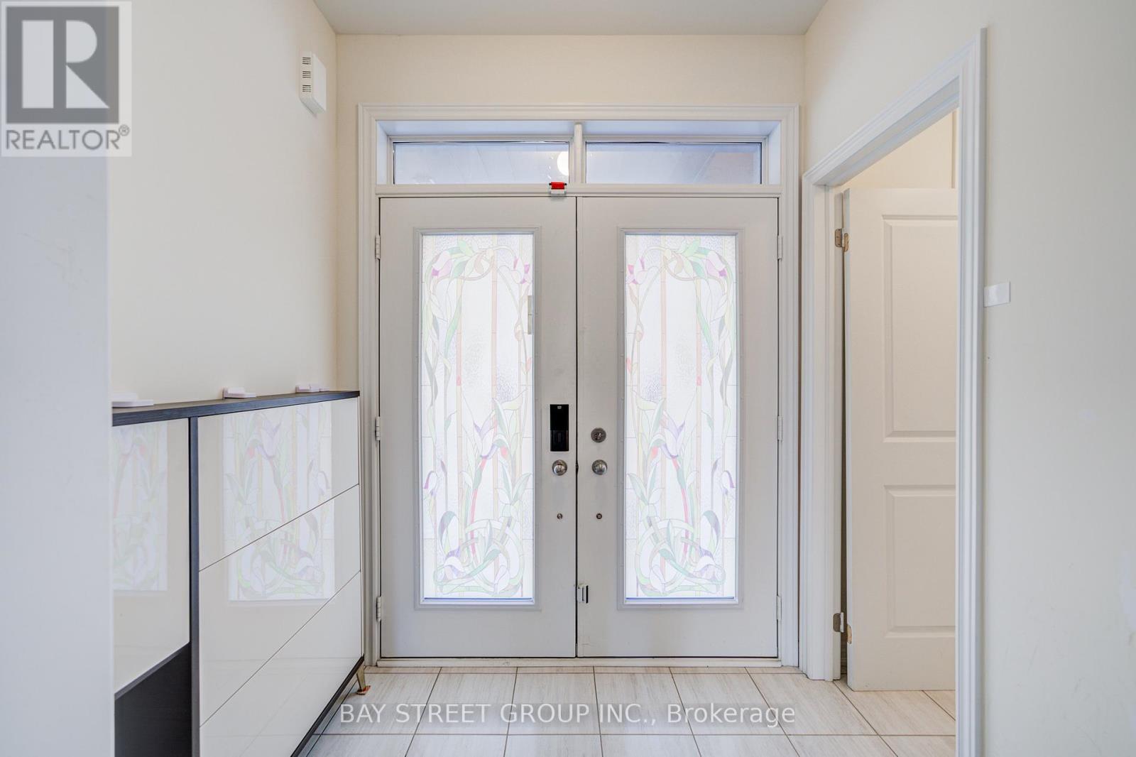 2643 Delphinium Trail, Pickering, Ontario  L1X 0M1 - Photo 3 - E12639730