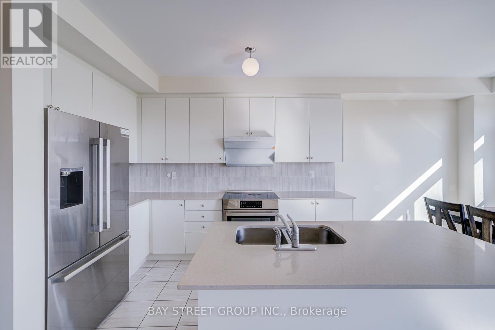 2643 Delphinium Trail, Pickering, Ontario  L1X 0M1 - Photo 9 - E12639730