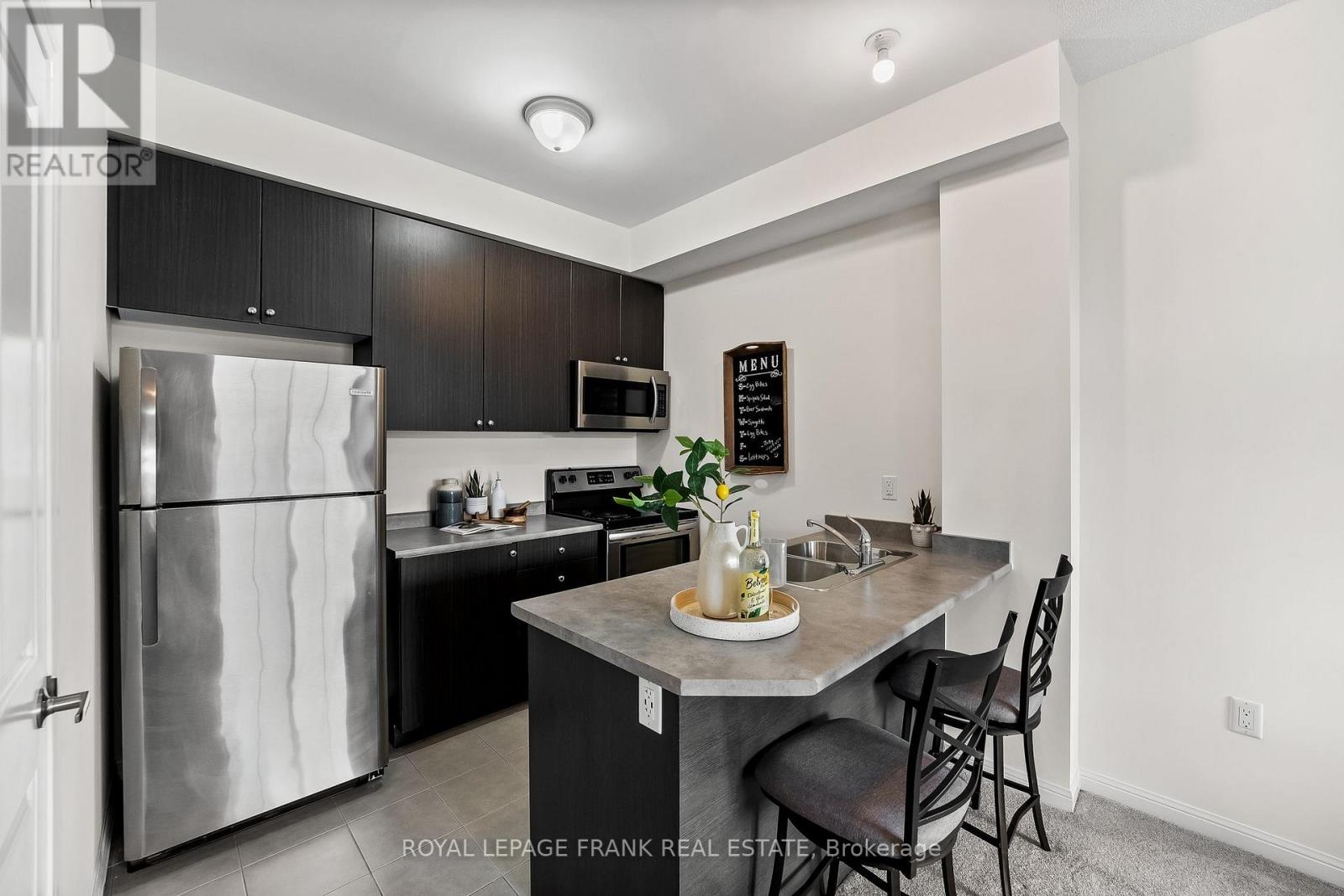 405 - 80 Aspen Springs Drive, Clarington, Ontario  L1C 0V4 - Photo 3 - E12639644