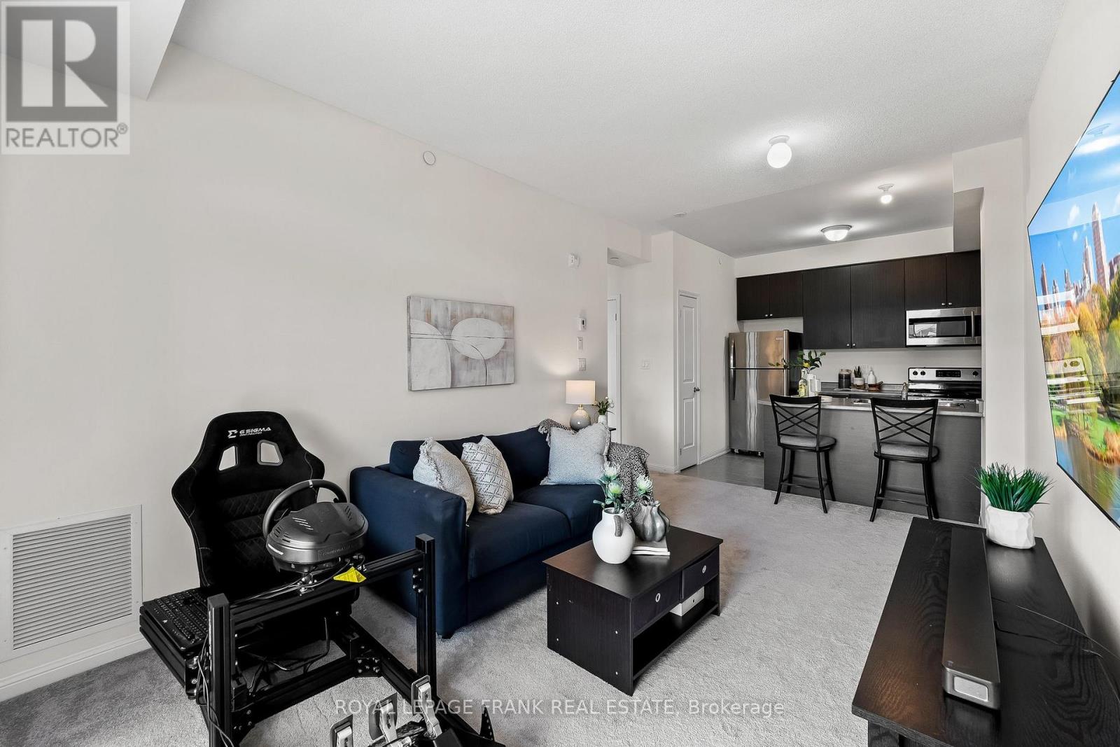 405 - 80 Aspen Springs Drive, Clarington, Ontario  L1C 0V4 - Photo 9 - E12639644