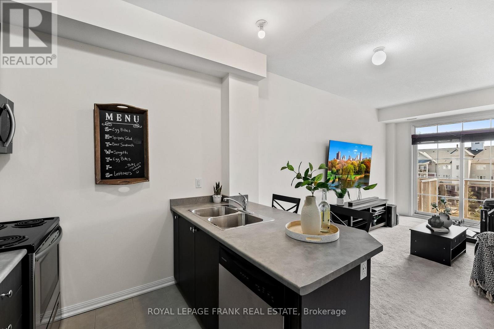 405 - 80 Aspen Springs Drive, Clarington, Ontario  L1C 0V4 - Photo 7 - E12639644