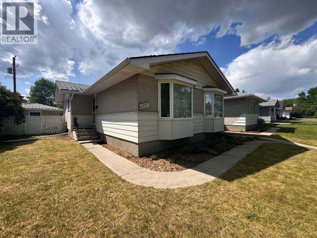 2521 35 Street SE, Calgary, Alberta