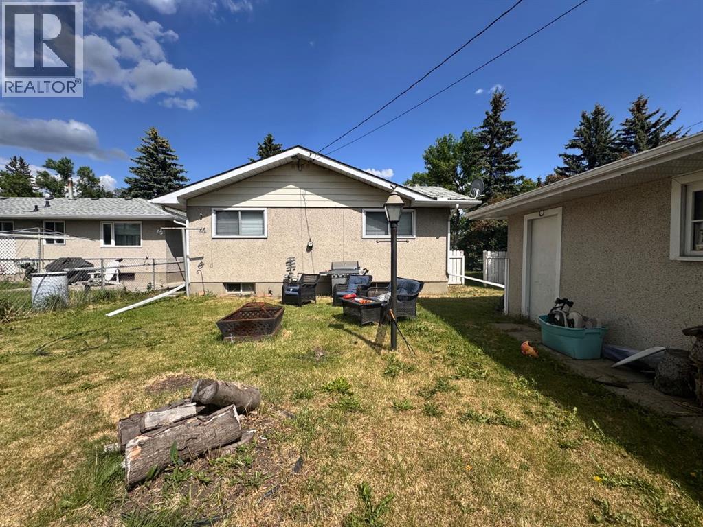 2521 35 Street Se, Calgary, Alberta  T2b 0x4 - Photo 3 - A2273670