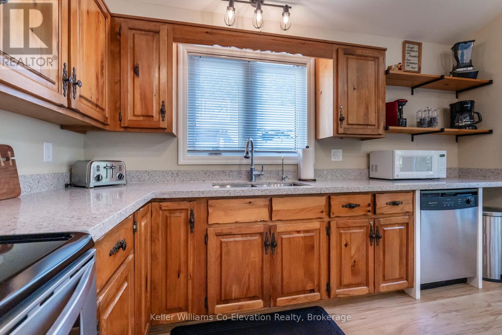 1948 Tiny Beaches Road South Road S, Tiny, Ontario  L0L 1P1 - Photo 15 - S12416254